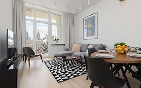 City Panorama Spacious Apartment By Renters Prestige